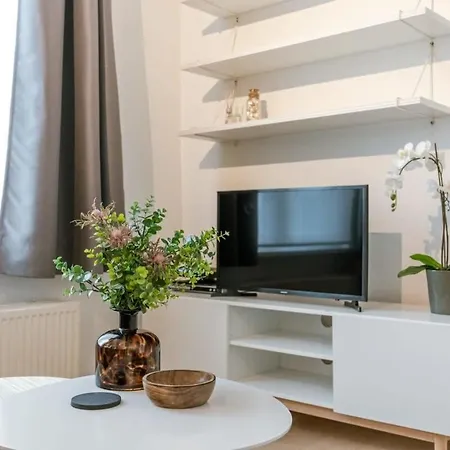 Cozy Nearby The Of *
